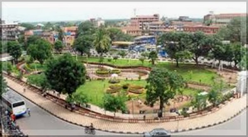 MMC razes structure for coffee shop in Municipal garden
