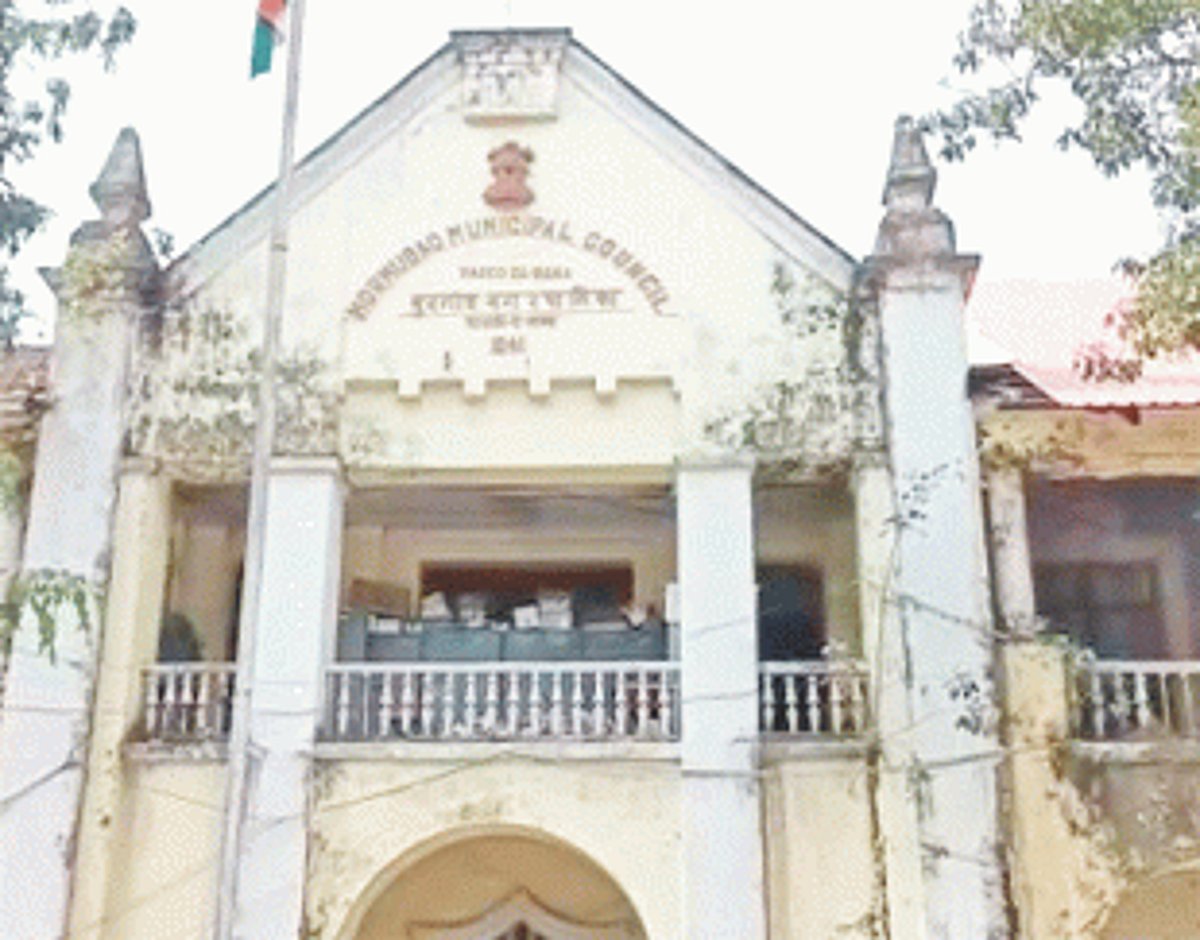 MMC workers struggle for salaries ahead of Christmas