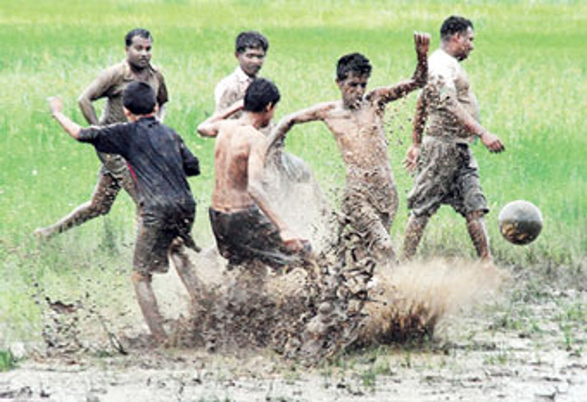 MONSOON FOOTBALL
