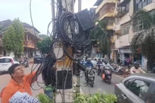 MORMUGAO MUNICIPAL COUNCIL TAKES ACTION TO REMOVE EXCESSIVE INTERNET WIRES
