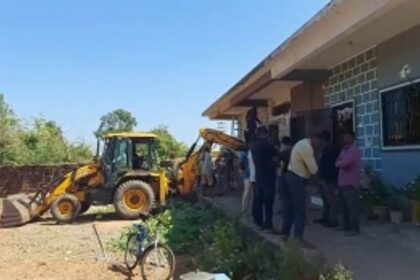 MPDA continue to partially demolish houses in the Funnel zone; Residents seek SC intervention