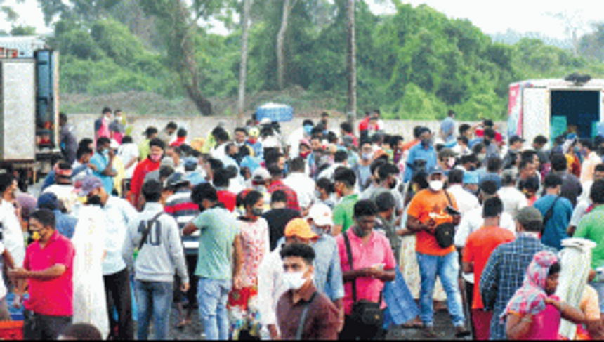 Mad rush at Margao Wholesale Fish Market, safety norms neglected