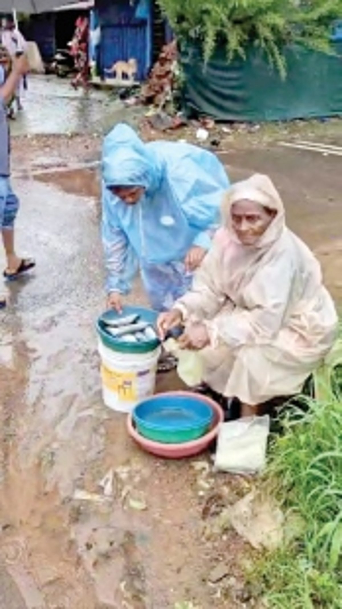 Madel residents demand action against migrants selling fish opposite KTC bus stand