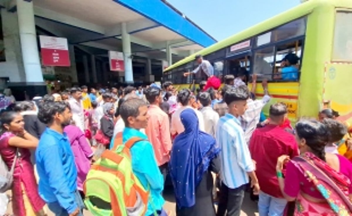 Maha, K’taka voters exiting Goa grapple with shortage of buses in Panjim, Margao