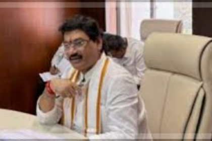 Maharashtra Minister Dhananjay Munde Resigns After Associate's Arrest in Sarpanch Murder Case