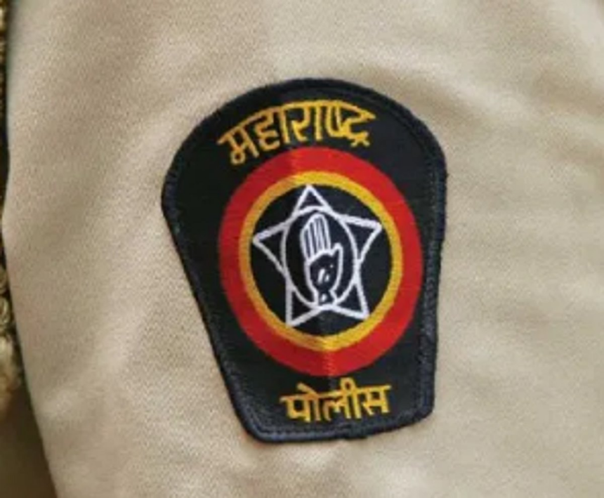 Maharashtra Police drop back 80  migrants at Patradevi checkpost