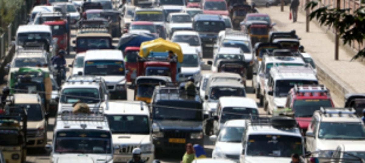 Maharashtra registered vehicles banned for float show