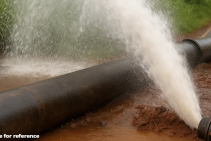 Major Pipeline Burst at Colvale Causes Water Wastage; Residents Urge Immediate PWD Action