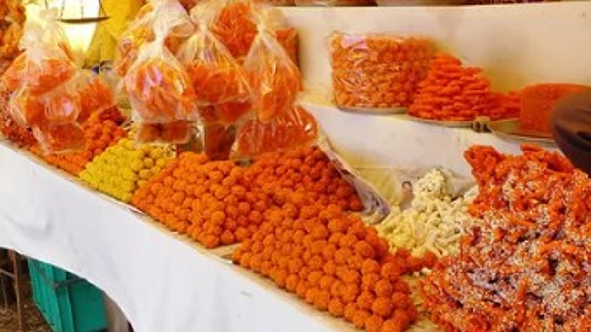 Major Relief for Khaje Vendors: MMC Grants 84% Fee Discount for Saptah Fair Stalls