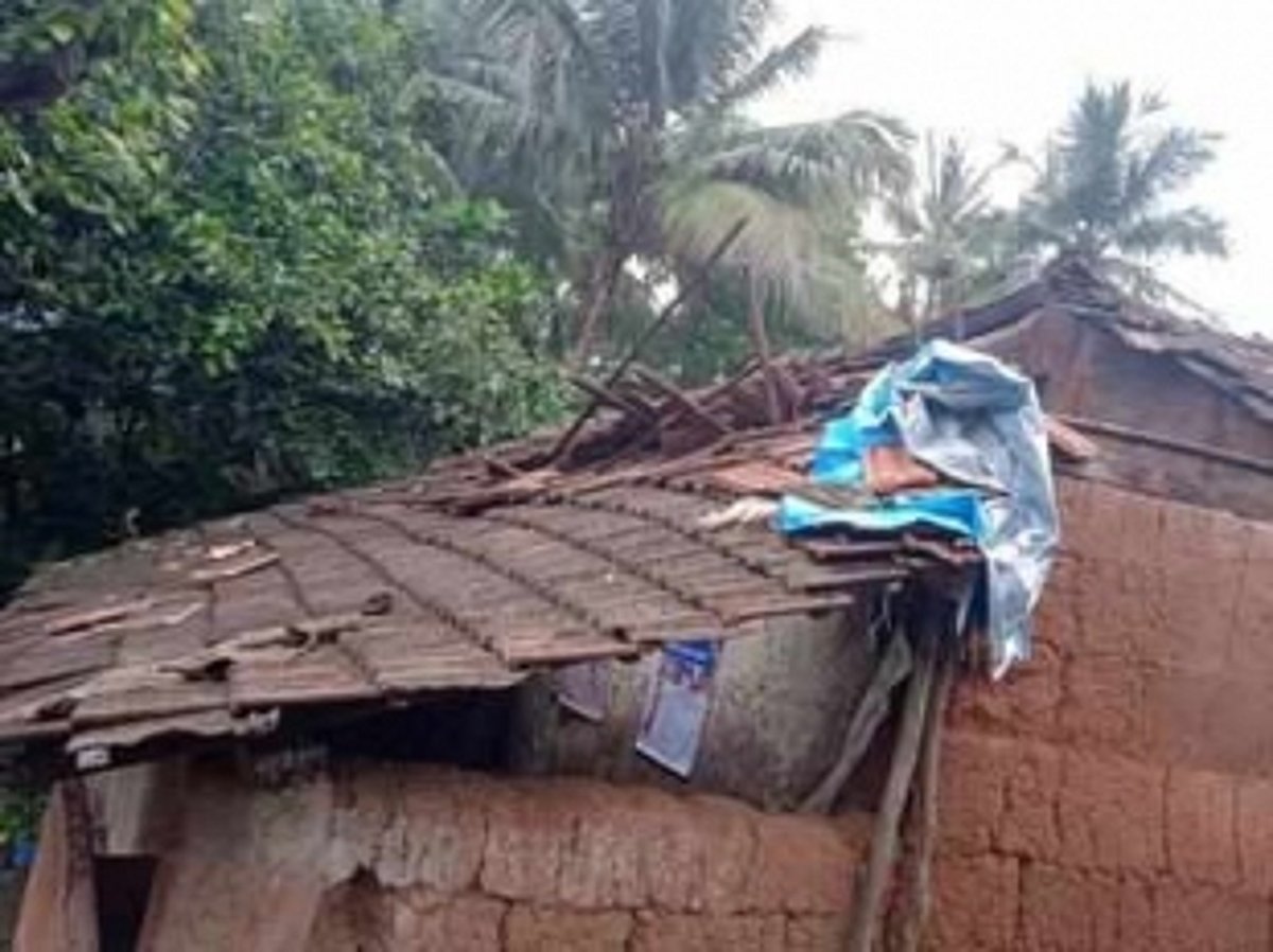 Major disaster averted as Anganwadi roof collapses in Khola