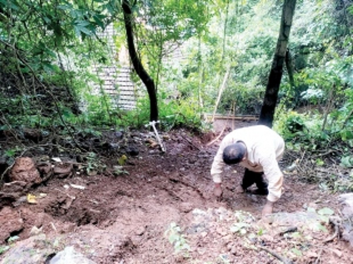 Mala residents, councillor oppose hill cutting  in Central govt property near Maruti temple