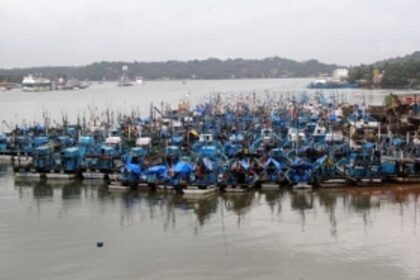 Malim jetty workers return to native homes