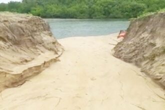 Mamlatdar orders inspection of damaged sandbar at Galgibaga River