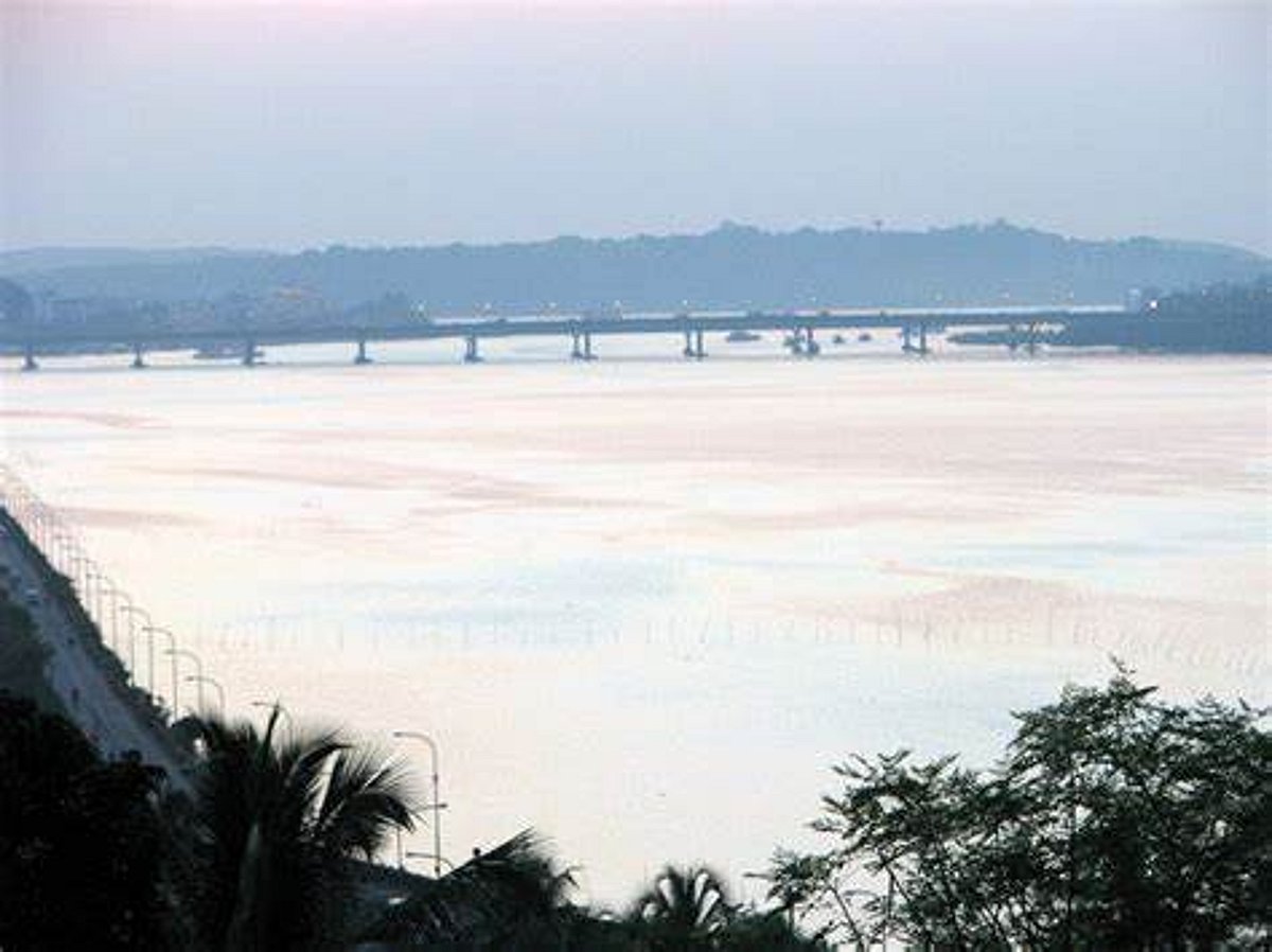 Mandovi River Choked by Untreated Waste from Casinos and Restaurants