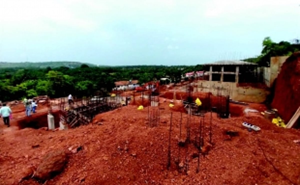 Mandrem police, TCP turn blind eye to illegal hill cutting at Junaswada