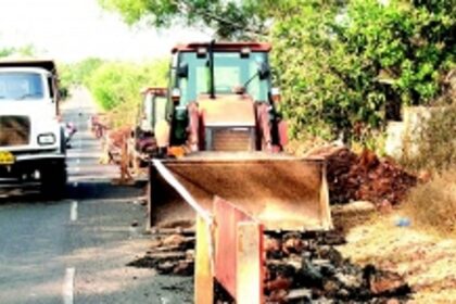 Mandrem roads are a nightmare for motorists and two-wheeler riders