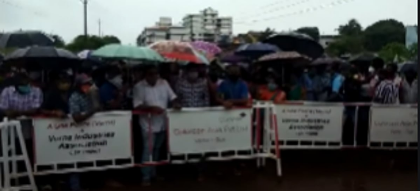 Mangor locals threaten chain hunger strike on Monday