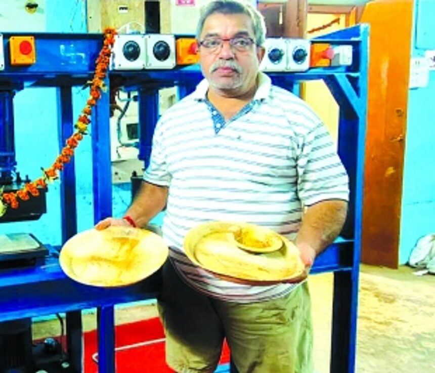 Mangueshi priest turns eco-warrior, produces areca palm plates to reduce temple festival waste 1 Mangueshi priest turns eco-warrior, produces areca palm plates to reduce temple festival waste
