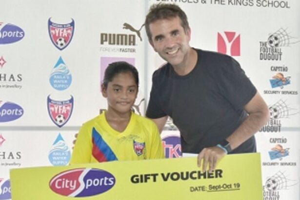 Manovikas EMS, Futebole YFA & Loyola HS prevail