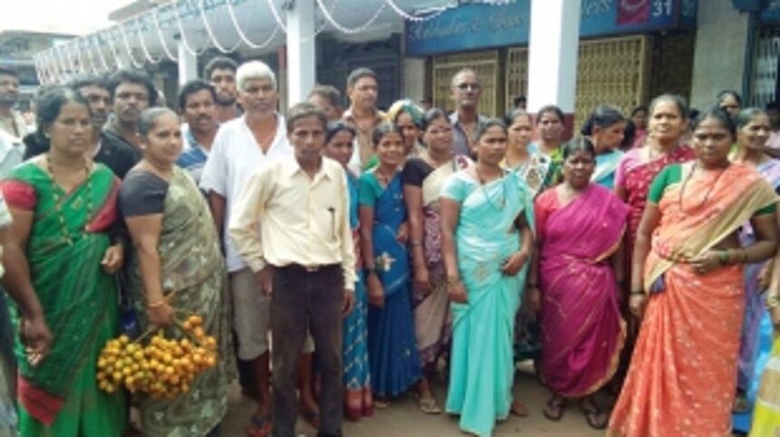 Mapusa civic body gets tough with Chaturti item sellers