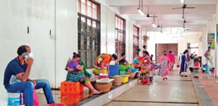 Mapusa fish market opens  with low footfall