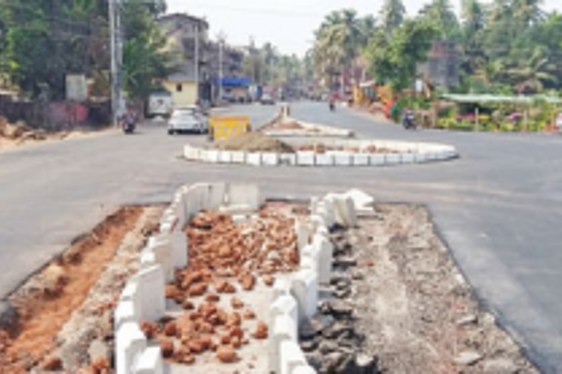 Mapusa residents demand  underpass at Camarkhajan