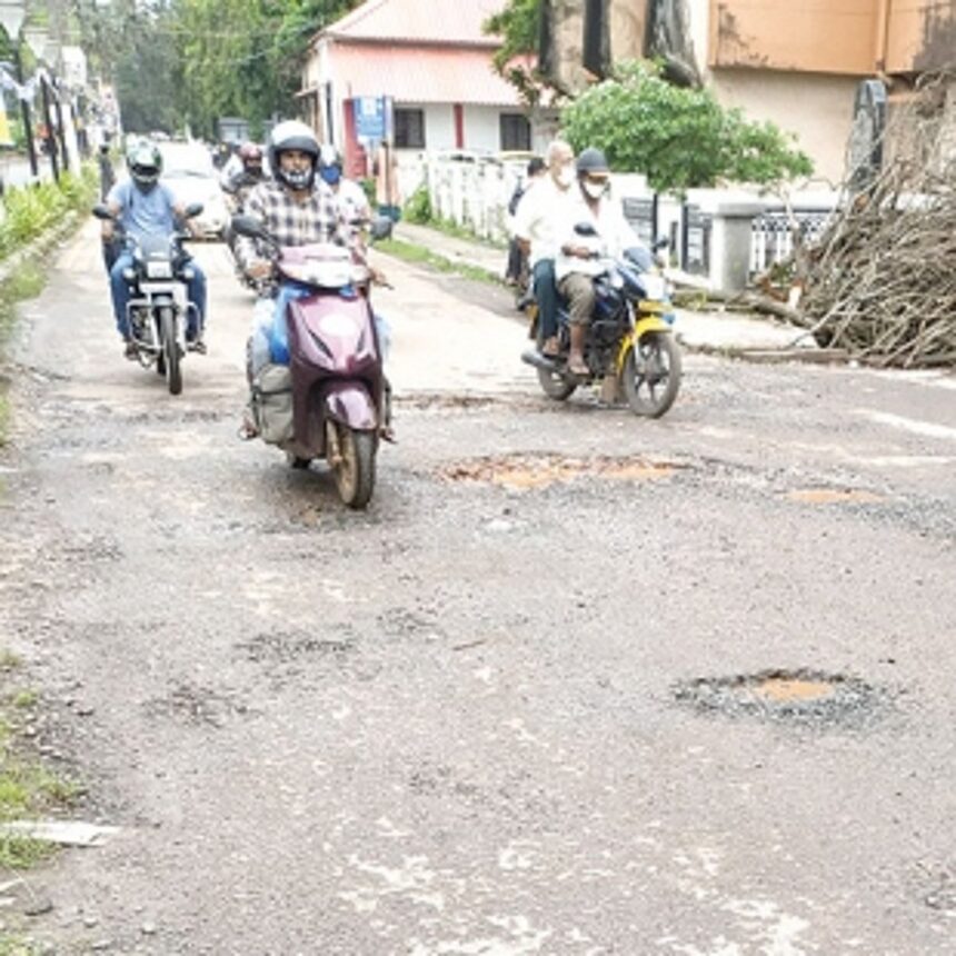 Mapusa roads dangerous for motorists!