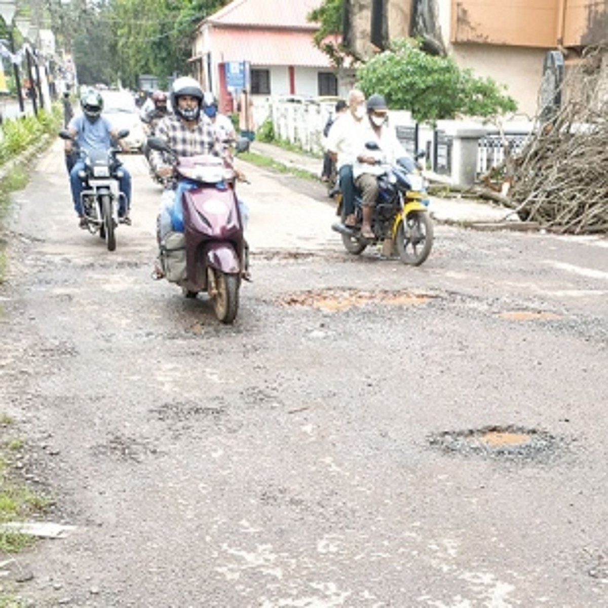 Mapusa roads dangerous for motorists!