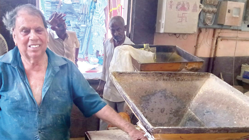 Mapusa’s Last Flour and Masala Mill: The 120-Year Legacy of Ramesh Bicholkar’s Family Business