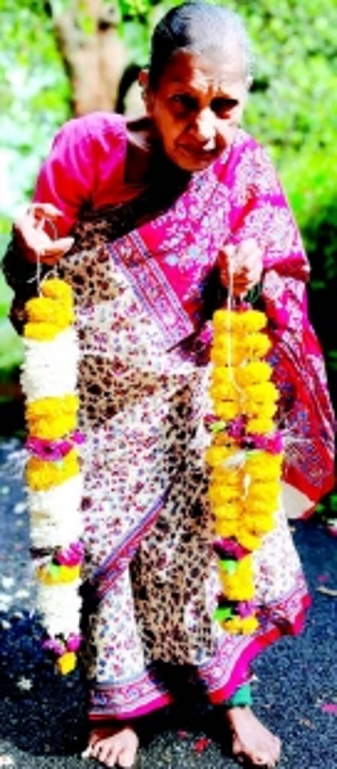 Mapusa’s floral matriarch Laxmi Sakhalkar’s 50-year stint as a garland maker