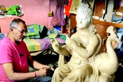 Mapusa’s master sculptor Jayant Yeshwant Natekar helps keep two vaddos’ Krishna tradition alive