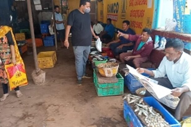Marcel fish vendors’ move to new shed only lasts a day as they prefer old haunt