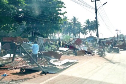 Margao Comunidade reclaims land after 20 years, razes illegal shops, eateries on Mungul-Colva road