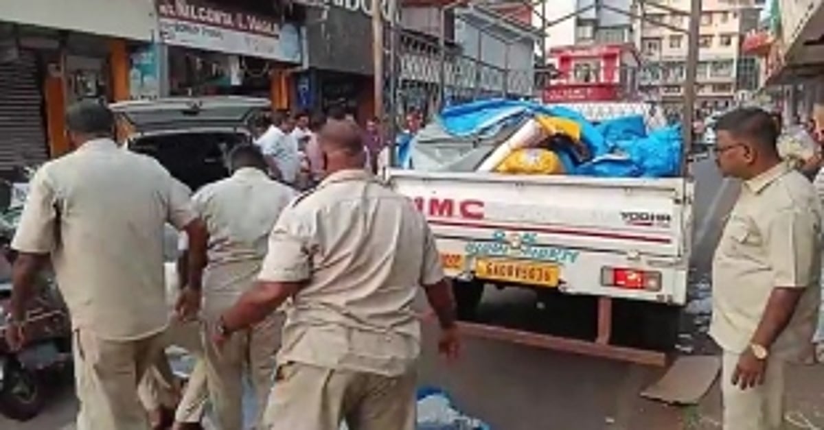 Margao Municipal workers clear encroachments in the new market area