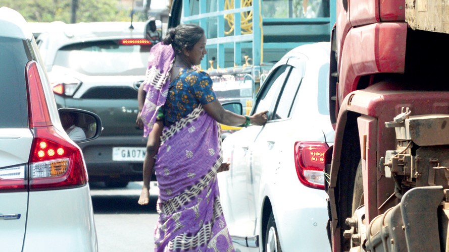 Margao Residents Struggle with Aggressive Beggars and Street Obstructions
