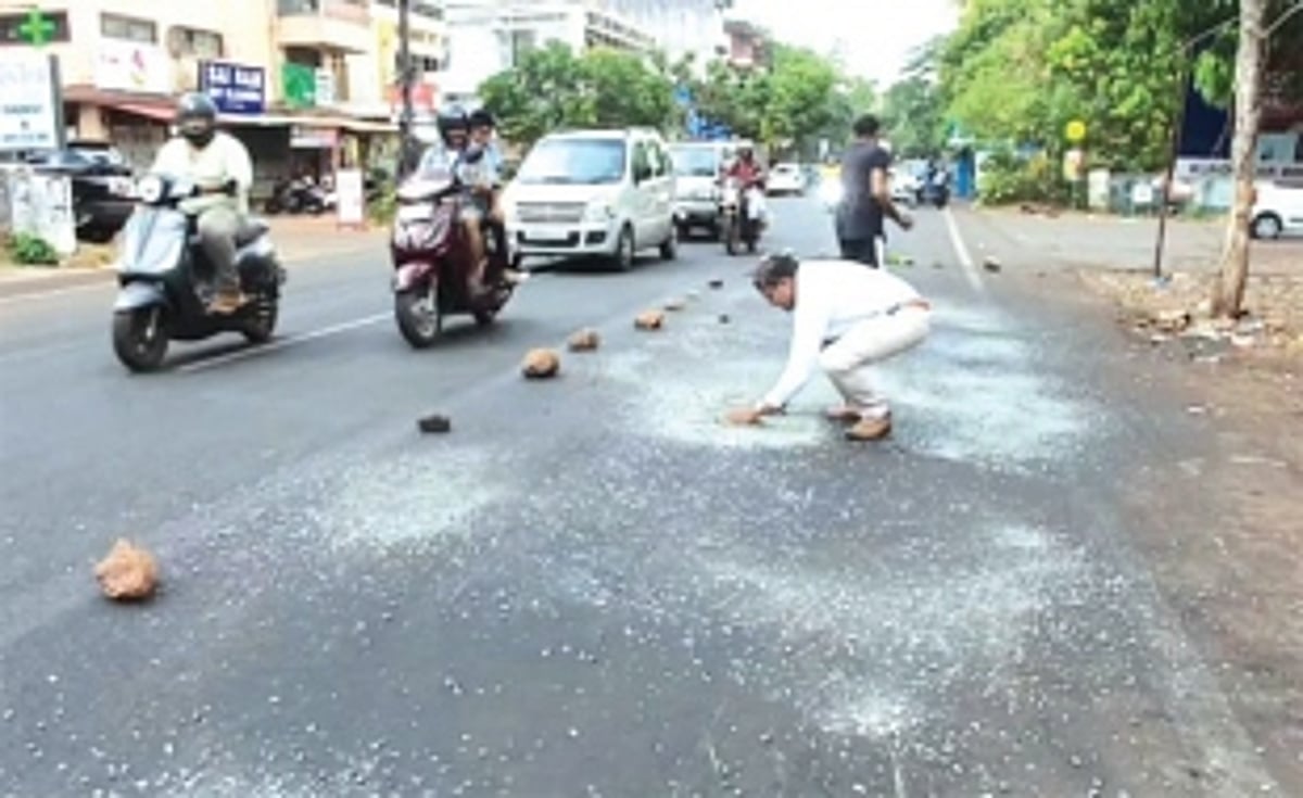 Margao locals miffed as garbage slurry turns roads slippery, causes accidents