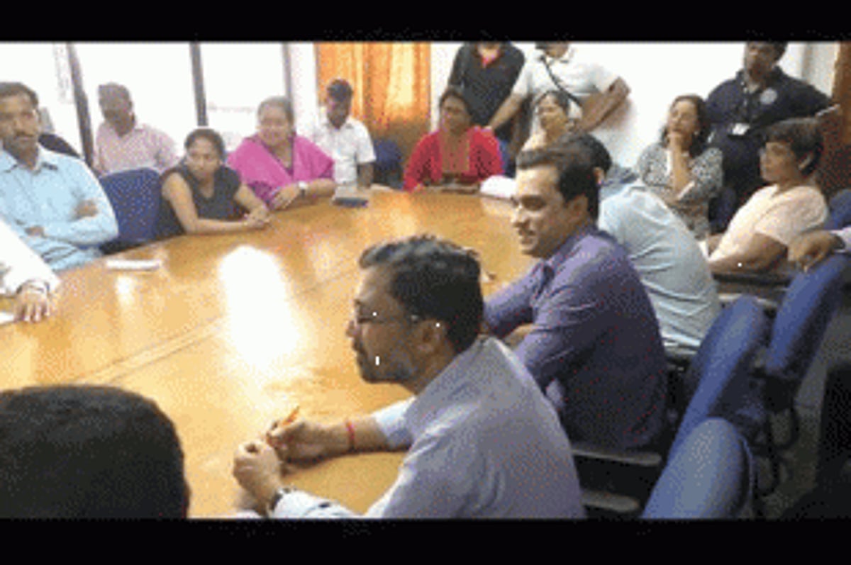 Margao parents meet police for joint decision on traffic issue