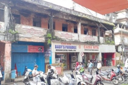Margao traders still continue to operate  shops located in unsafe building!