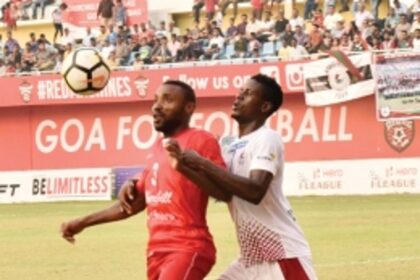 Mariners defeat Churchill to stay afloat in title race