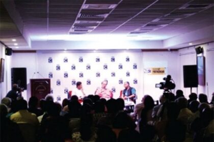 Mark Tully ji, was in the house, a vintage throwback to the days of the sahib who made India home