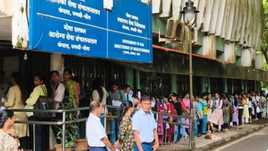 Massive Turnout at DHS Campal for Nurse Recruitment Interviews Causes Long Queues 1 Massive Turnout at DHS Campal for Nurse Recruitment Interviews Causes Long Queues