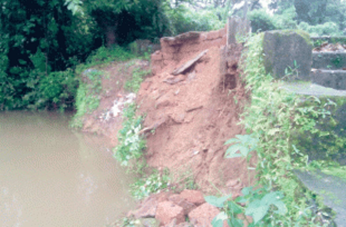 Massordem locals want retaining wall at idol immersion site rebuilt