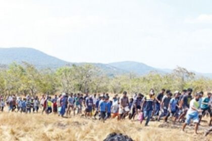 Mauxi residents walk 25 kms to support Melauli locals