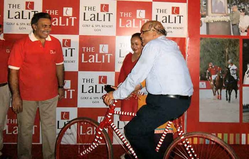 Maybe Goa does have a chance of a Green future - CM decides to ride a bicycle!