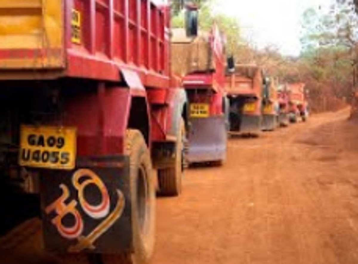 Mayem farmers stop ore transportation