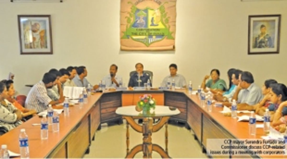 Mayor Furtado wants “someone” to run CCP’s administration