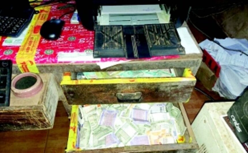Media-politician sting operation exposes police, RTO high-handedness at Polem check-post 1 Media-politician sting operation exposes police, RTO high-handedness at Polem check-post