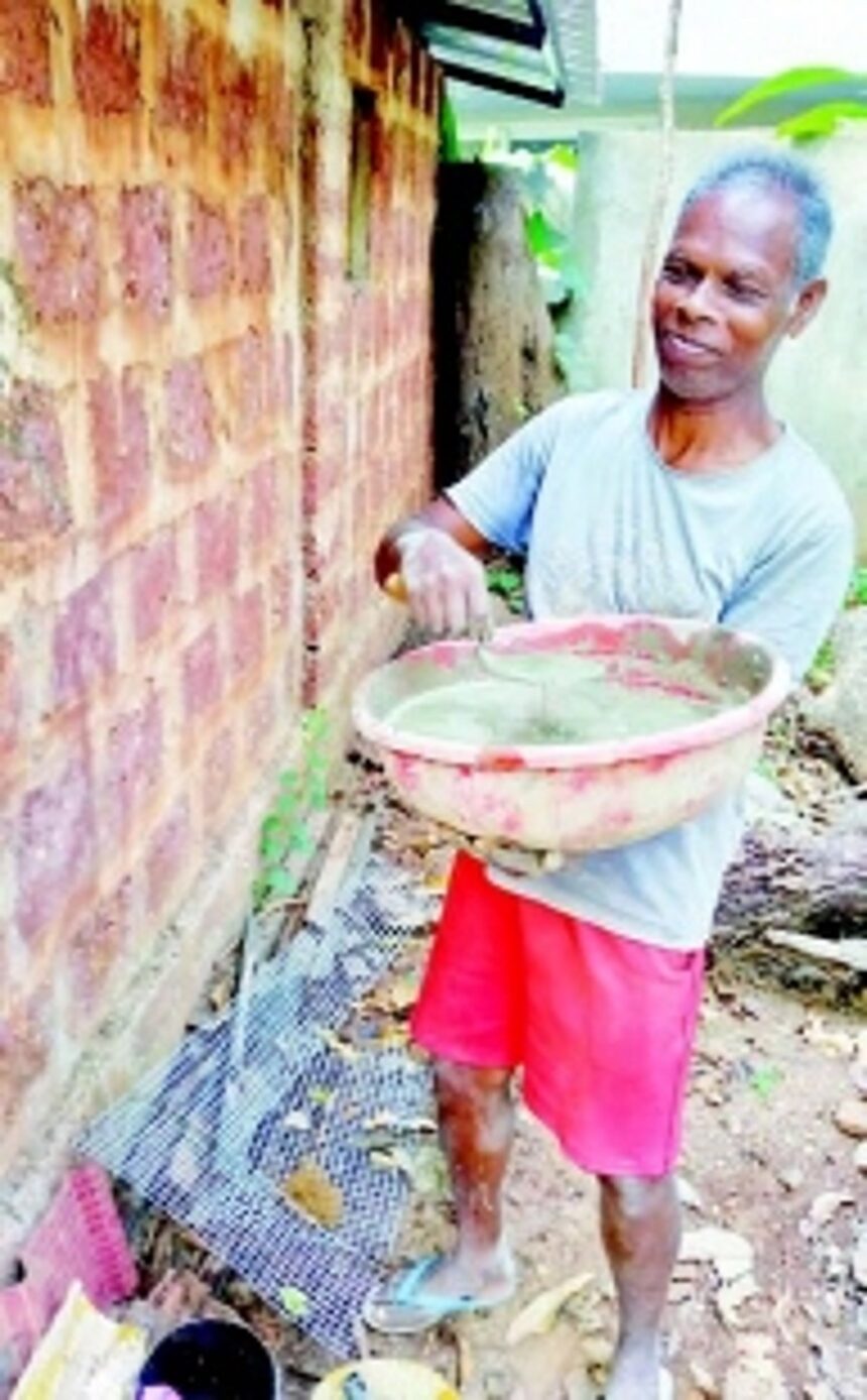 Meet Mahadev Naik, the torchbearer of Mandrem’s fading masonry tradition