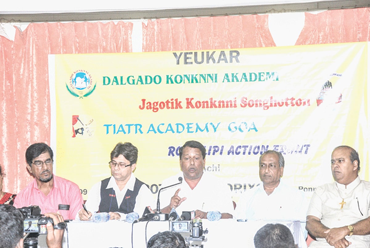 Members of Romi Konkani organizations addressing the press on Tuesday.