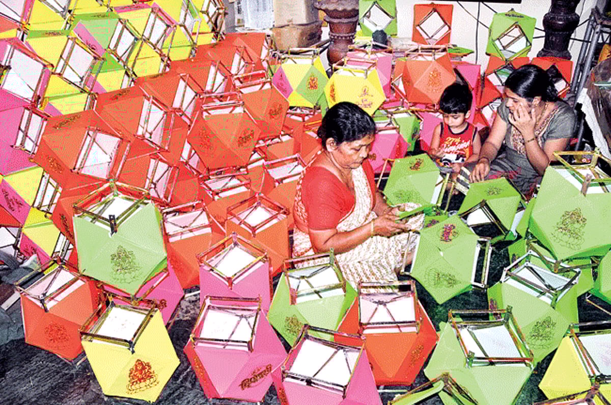 Members of the Pinge family from Merces, make ready colourful Aakash Kandils ahead of Diwali festival.
